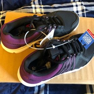 Reebok women shoe purple size 6